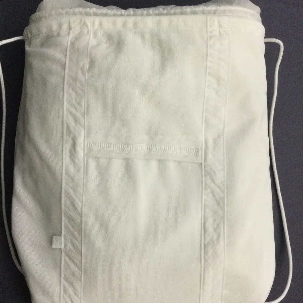 SOLD Lululemon Translu Anorak - Picture 6 of 14